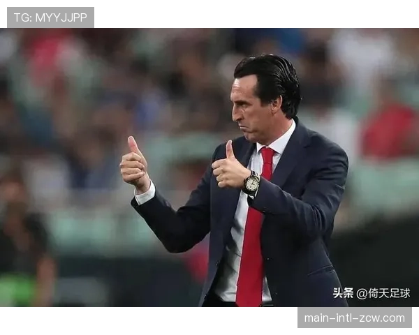 阿斯顿维拉双线作战创纪录：埃梅里4-2-3-1与4-4-2灵活切换战术解析